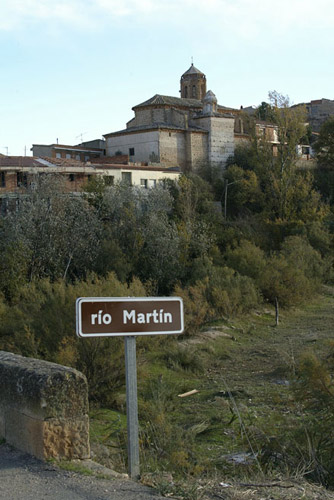 Castelnou si sitúa cerca de la desembocadura del Martín en el Ebro.